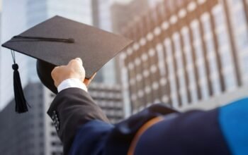 Tradisi Wisuda Berubah “Kampus Beralih ke Bibit Tanaman dan Ucapan Digital”