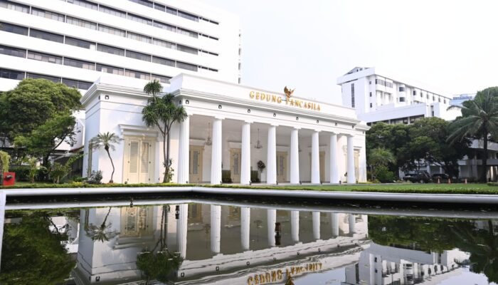 Kementerian Luar Negeri Aktifkan Layanan Darurat bagi WNI di Timur Tengah