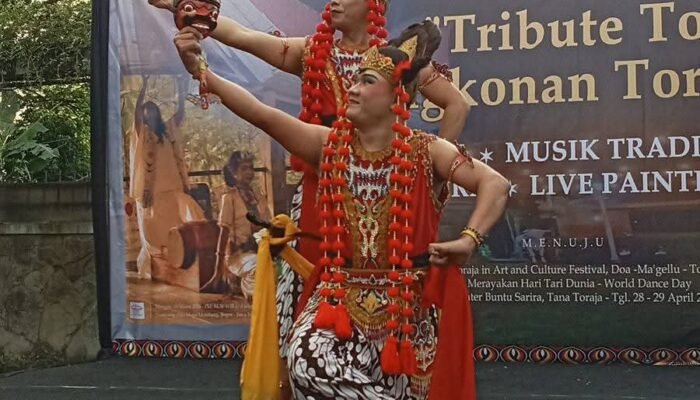 Tribute to Tongkonan Toraya Hadirkan Tari Topeng Kelana dari Sanggar Galaxi Production