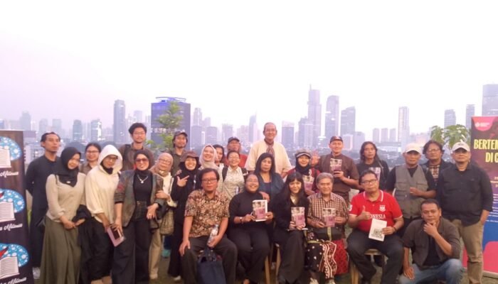 NYI SADIKEM KETIKA NOVEL MENJADI JENDELA UNTUK MELIHAT SEJARAH DARI SISI LAIN