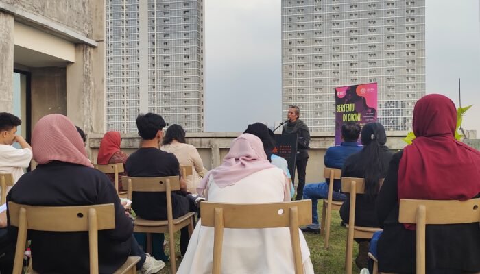 REVOLUSI BUKAN SEKADAR KEPAHLAWANAN SASTRA MEMBONGKAR WAJAH MANUSIA DI BALIK PERANG