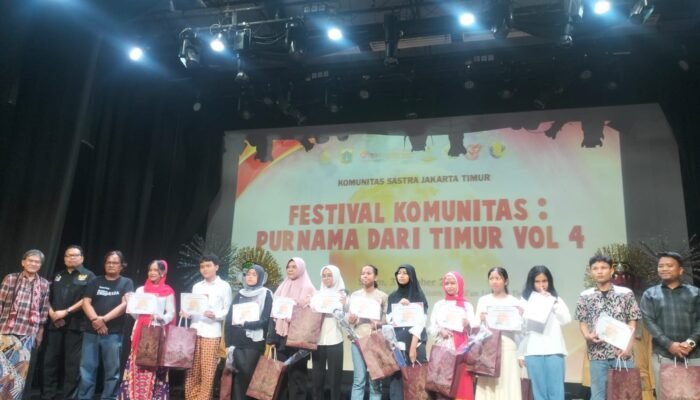 PURNAMA DARI TIMUR VOL. 4 MENGHIDUPKAN PANGGUNG SASTRA DAN SENI DI JAKARTA TIMUR   