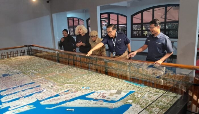 Riri Satria Dampingi Tim Pinisi Adalah Kita Nusantara Menelusuri Sejarah Maritim