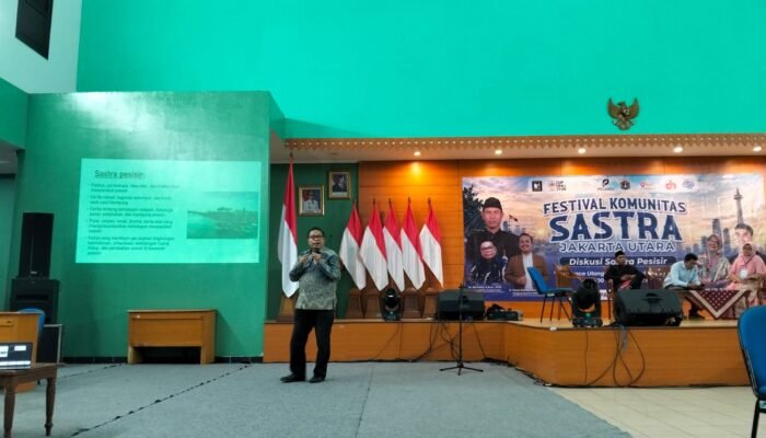 Riri Satria Bahas Sejarah dan Perkembangan Sastra Pesisir Jakarta Utara di Festival Komunitas Sastra Jakarta Utara 2026